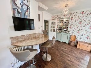 Breakfast room- click for photo gallery